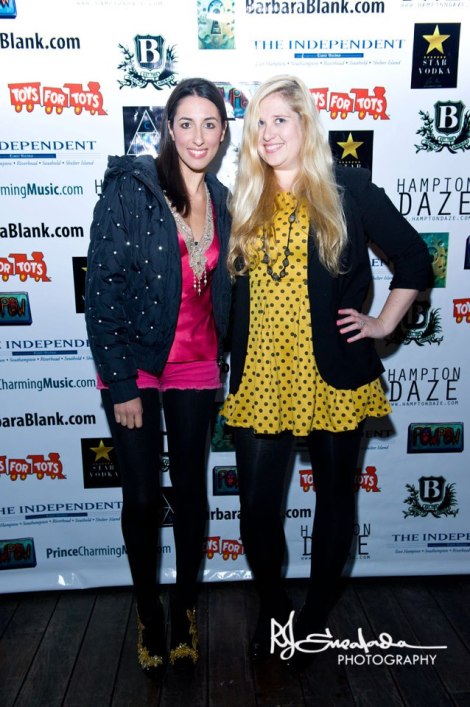 305345_576930025657574_756091446_n