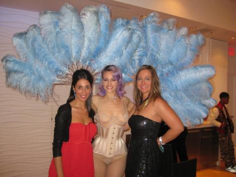 556713_566224680058807_411847416_n