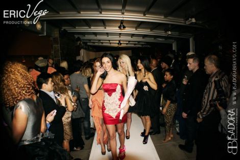 557865_332962160139172_337624718_n