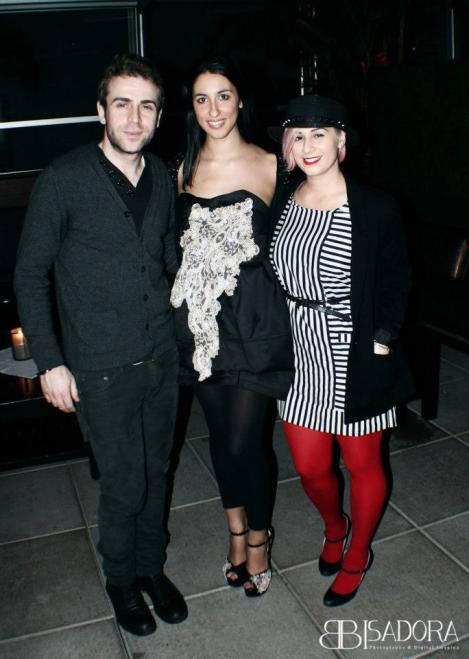 563479_327896280645760_859852203_n